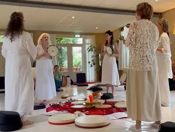 Frame Drumming Drum~Beleving, variatie Malfuf op drums met schellen