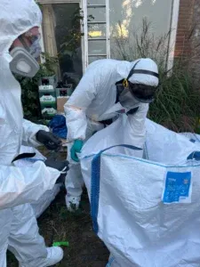 Wie kan een vervuild huis ontruimen?