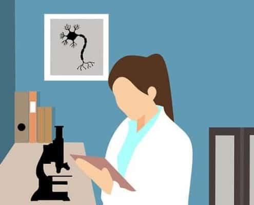 Vrouwelijke arts met microscoop - Gezondheidszorg | Partij Helder