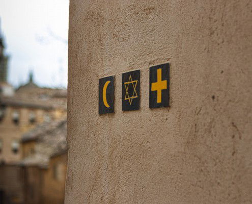 Symbolen van islam, jodendom en christendom | Partij Helder