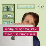 vrouw verschuilt zich achter laptop